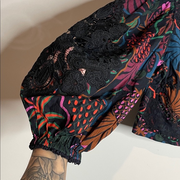 FARM Rio | Women’s Frutis Dream Puff Sleeve Blouse Size Large - Picture 3 of 8